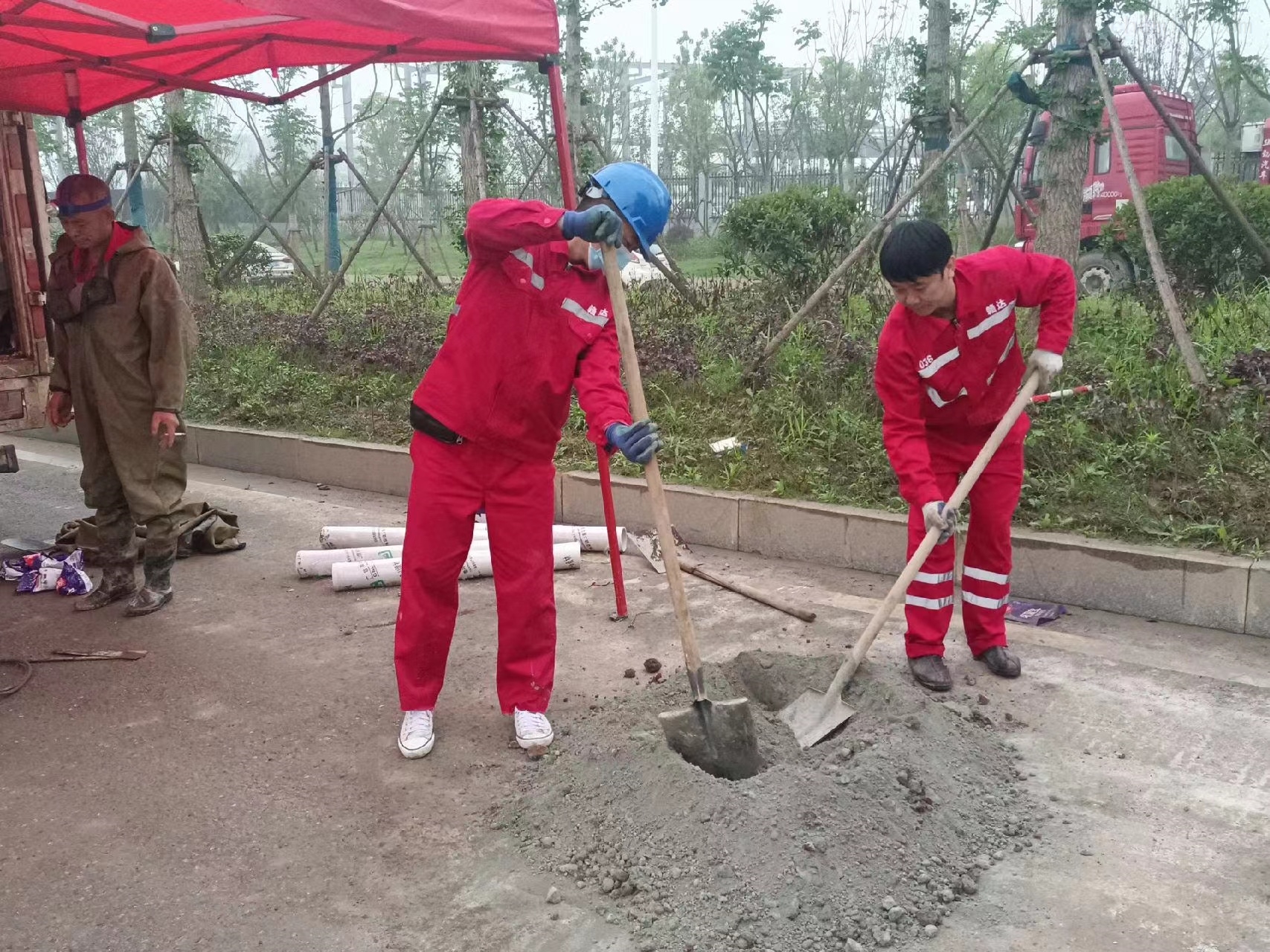 满城管道疏通哪家好】及时进行市政管道清淤
